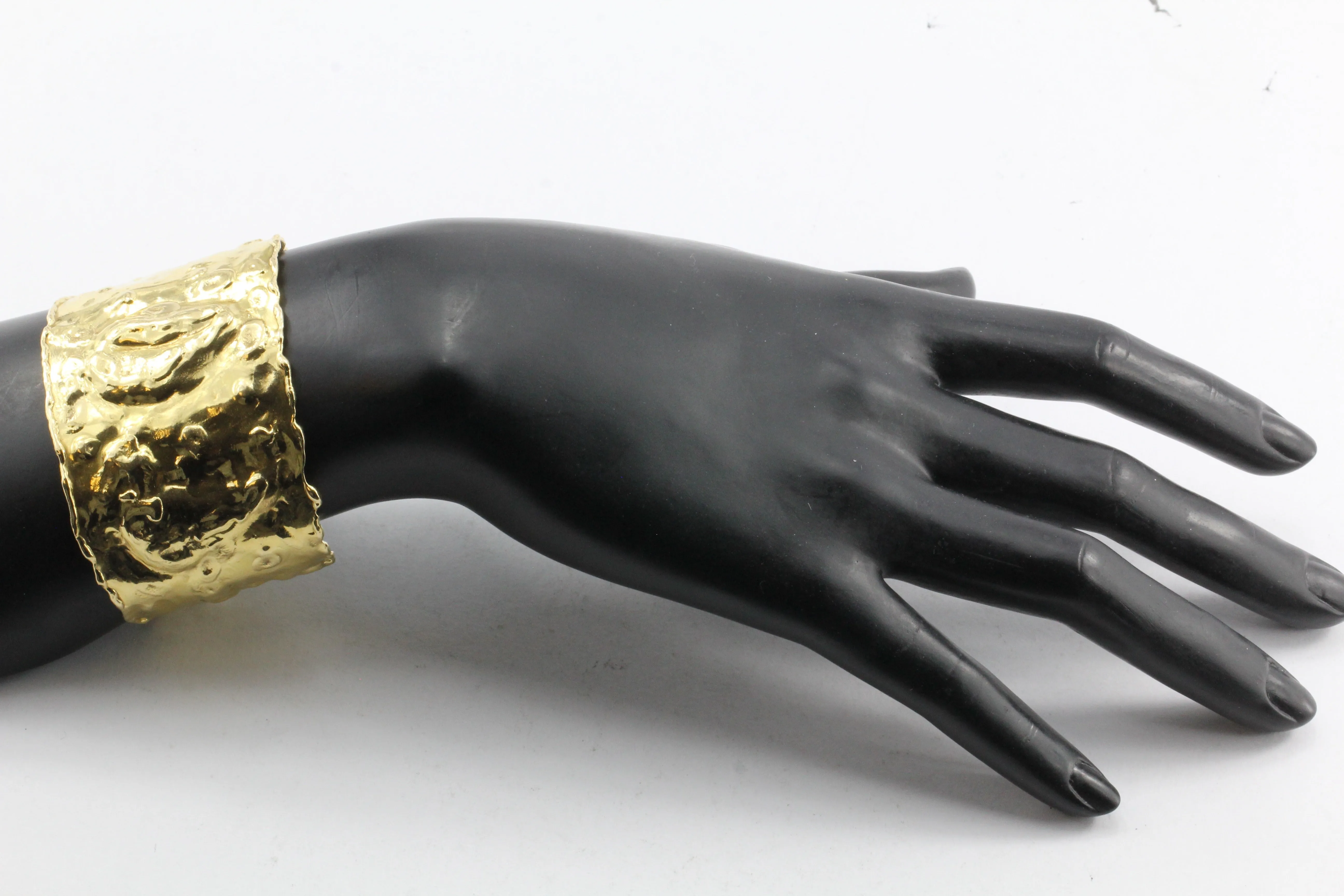 Van Cleef & Arpels 18K Gold Jackie-O Manchettes Cuff Bracelets Pair c.1970