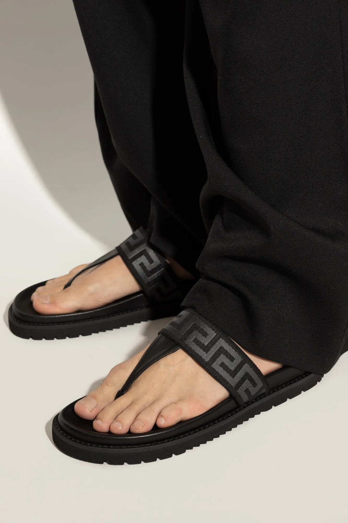 Versace Flip flops with ‘Greca’ pattern in BLACK - 39