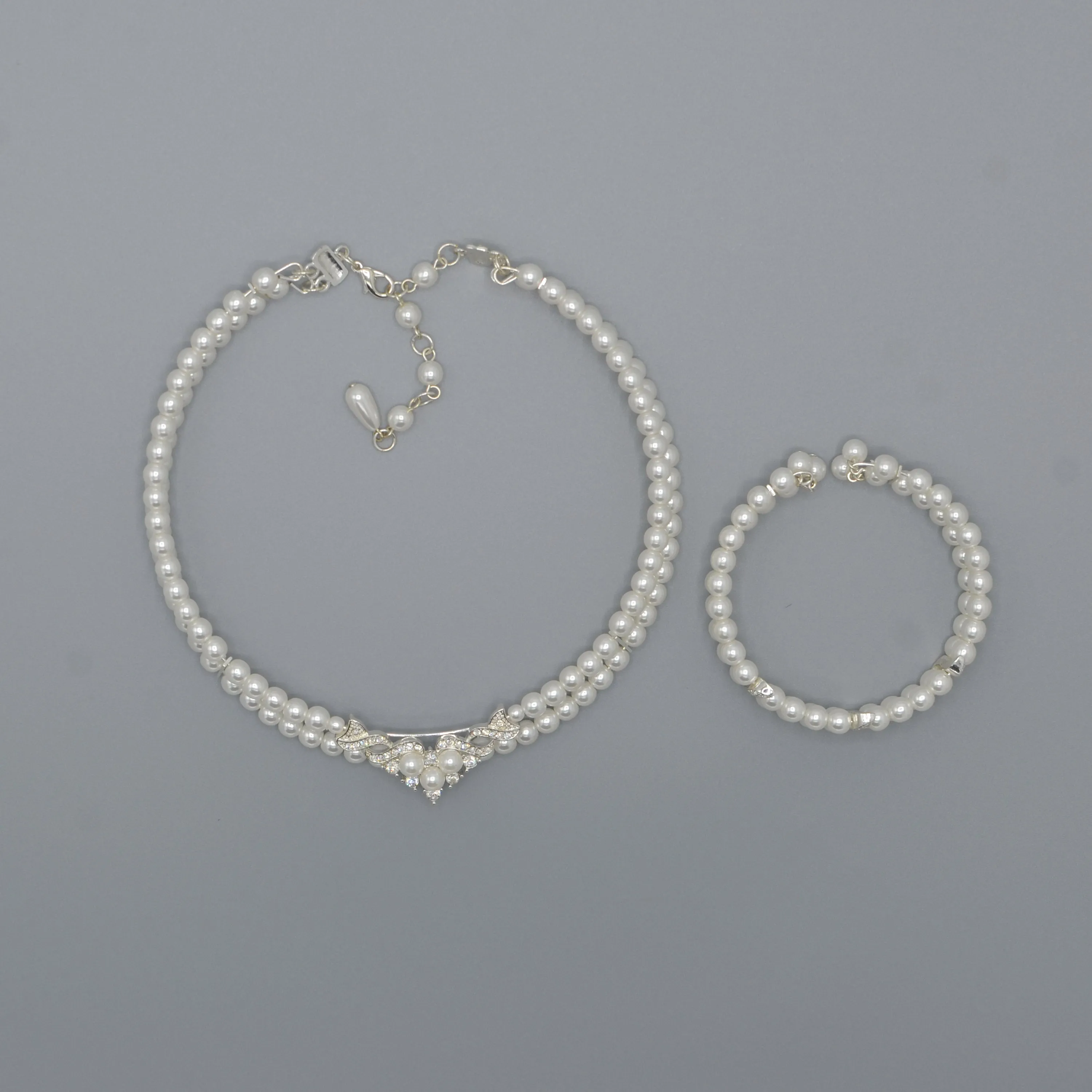 WHITE PEARL CRYSTAL CHOKER NECKLACE AND BRACELET SET #FW-SS22273NB05 (SHAB9)