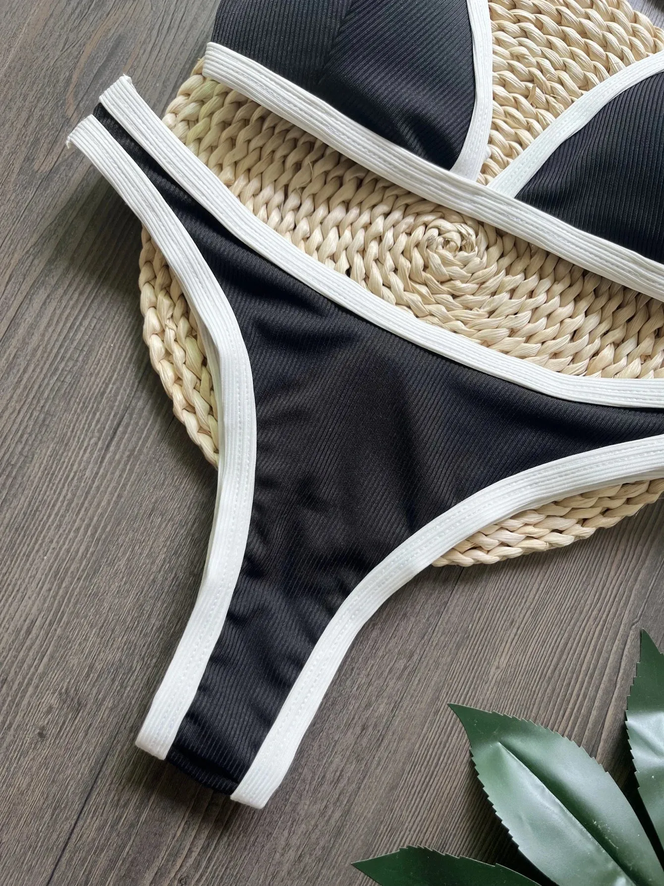 Women's Black and White Solid Color Bikini Set – Two-Piece Summer Swimsuit