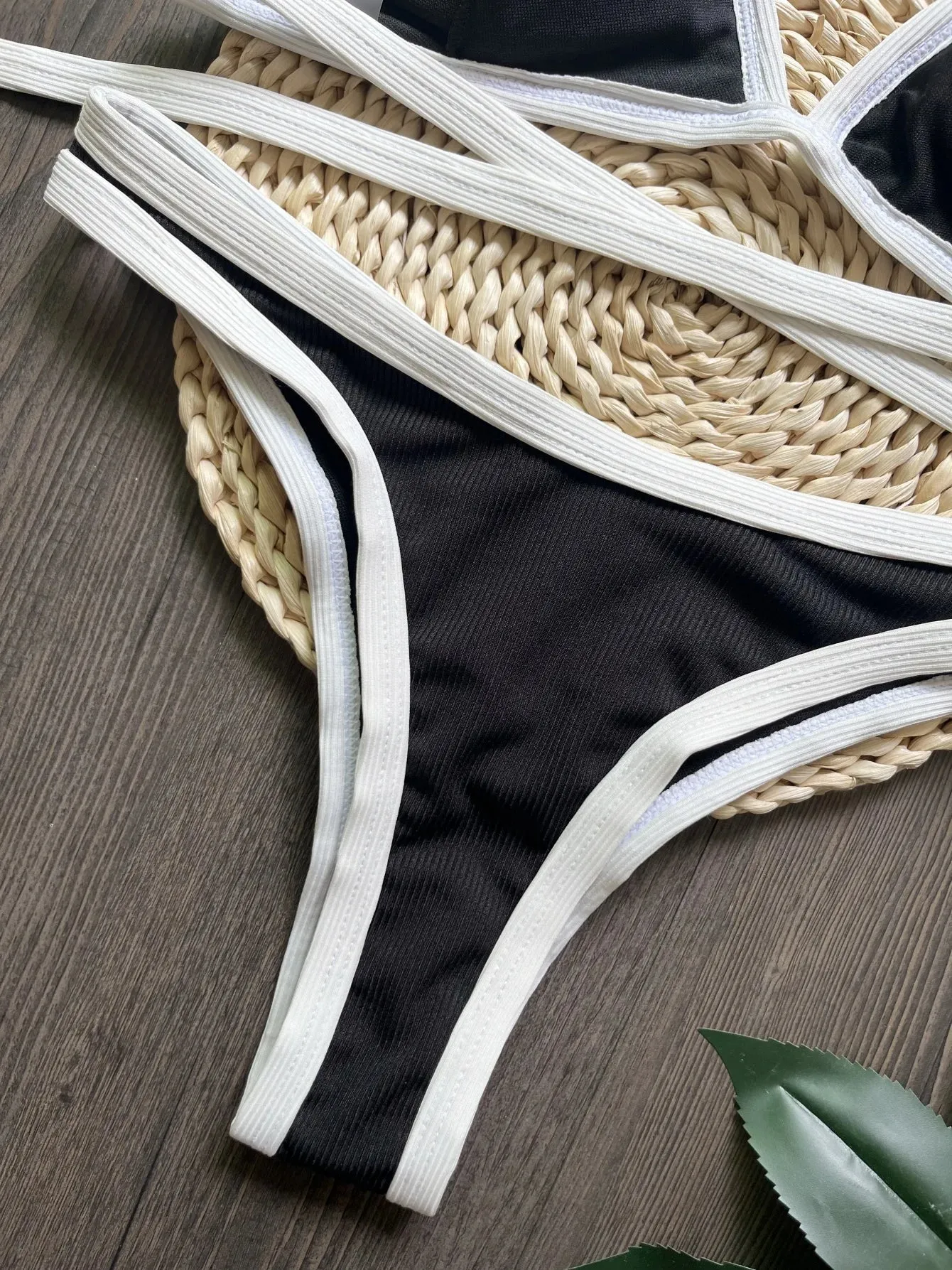 Women's Black and White Solid Color Bikini Set – Two-Piece Summer Swimsuit
